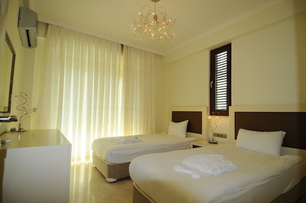 Gold City 3 Bedroom Villa 6 view 2