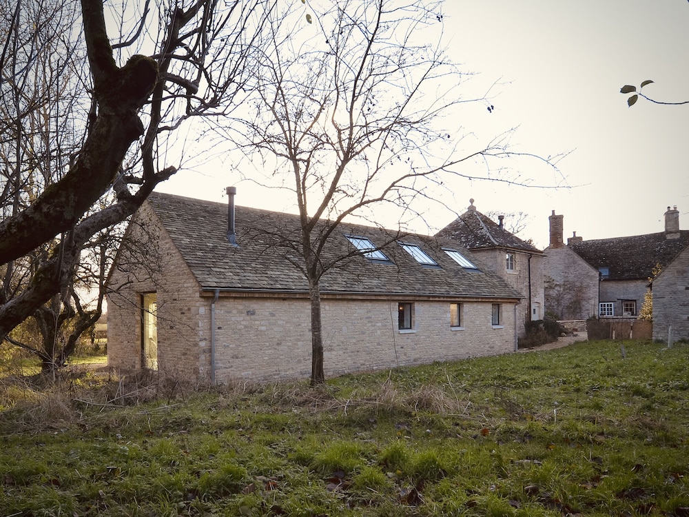 High Cogges Farm Holiday Cottages The Cart Shed