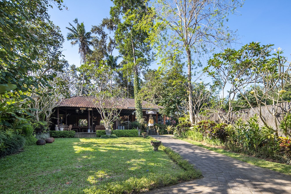 Ubud Raya Villa