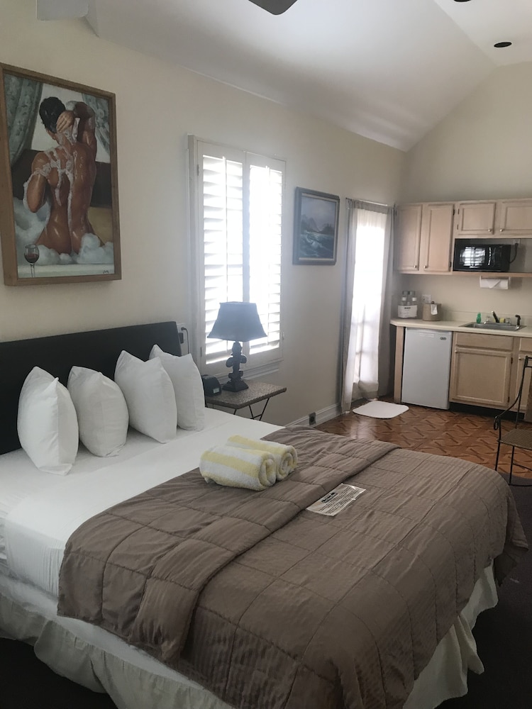 New Orleans House - Gay Men Adult Resort