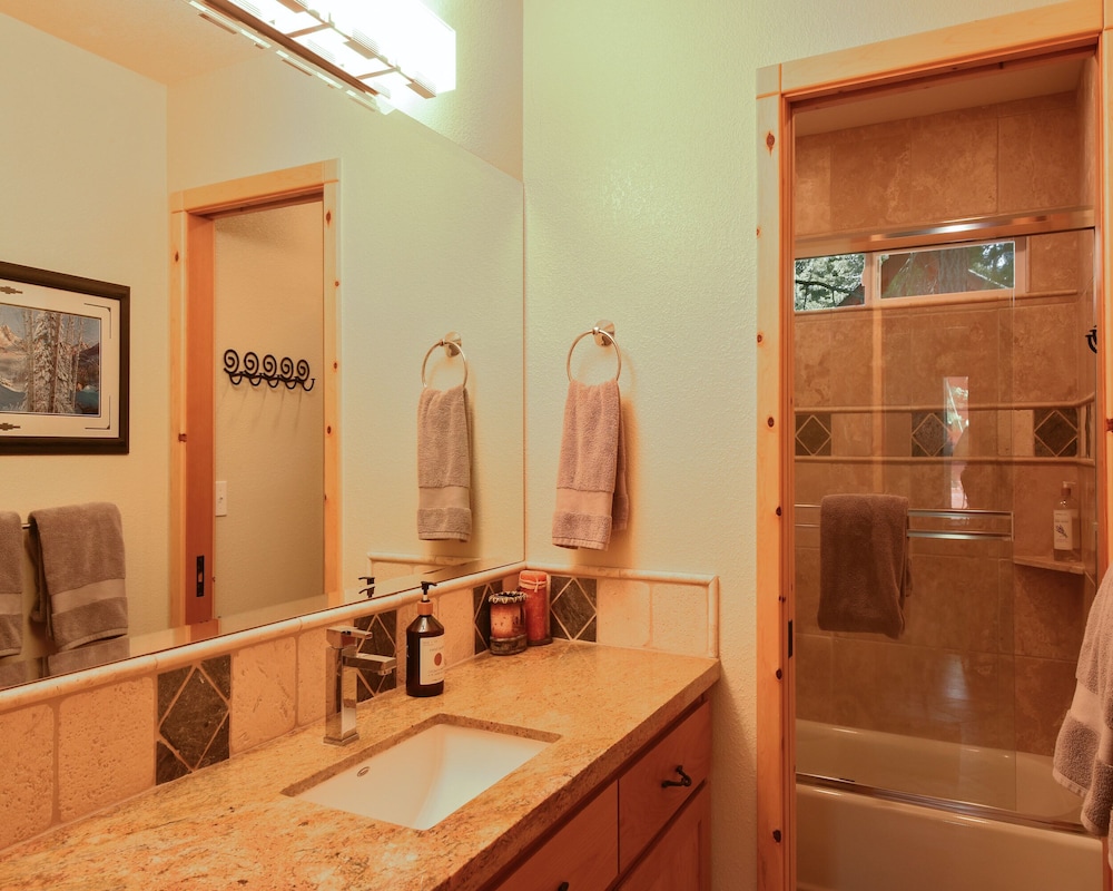 Lake Tahoe Vacations - Lux Leisure - Property Image 18