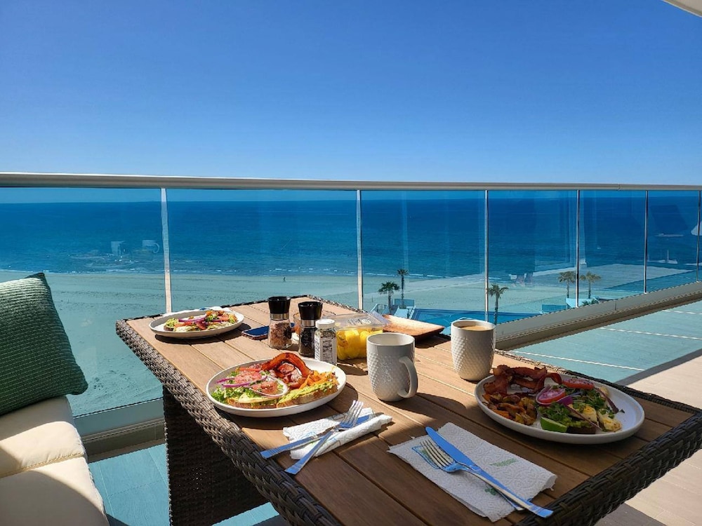 Beachy Condo - 2BR 2B