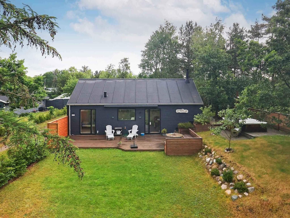 5 Star Holiday Home in Hals