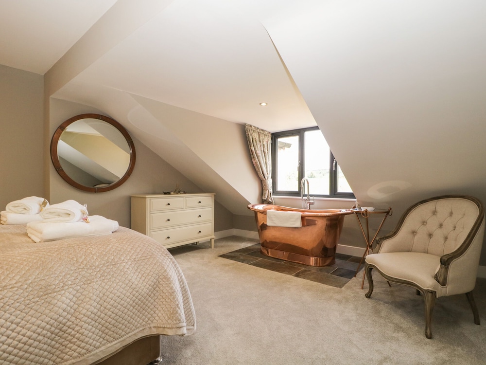 Tarn End Cottages 12