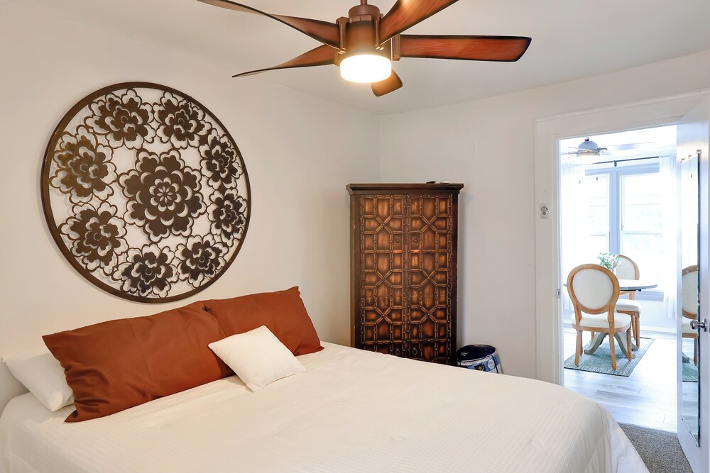 5 Blocks to Beach: Apt w/ Balcony in Ocean Grove!