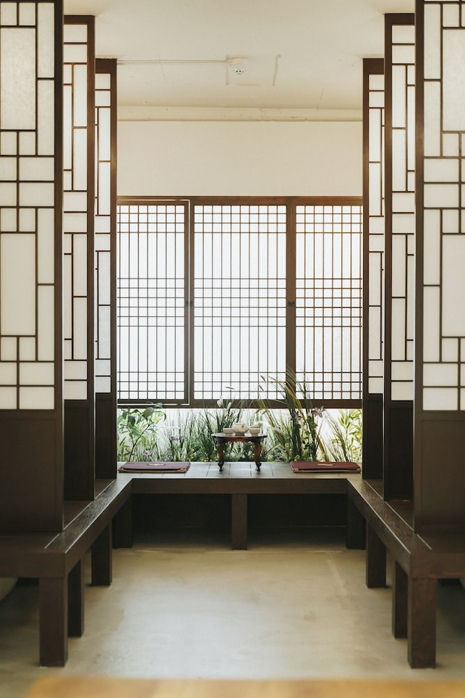 D.A.L Premium Capsule Hotel