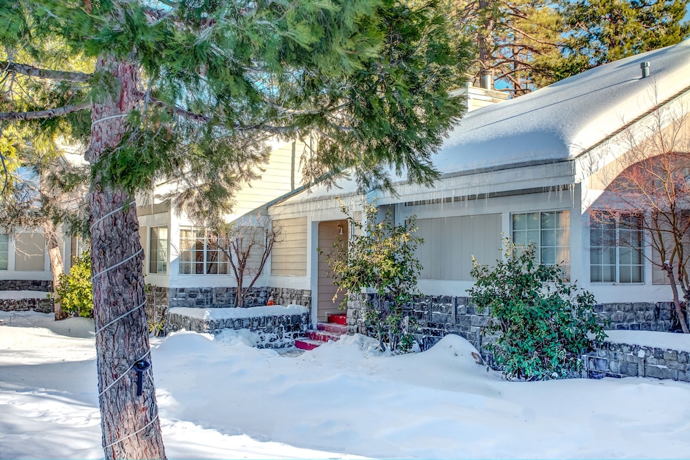 Lake Arrowhead Villas