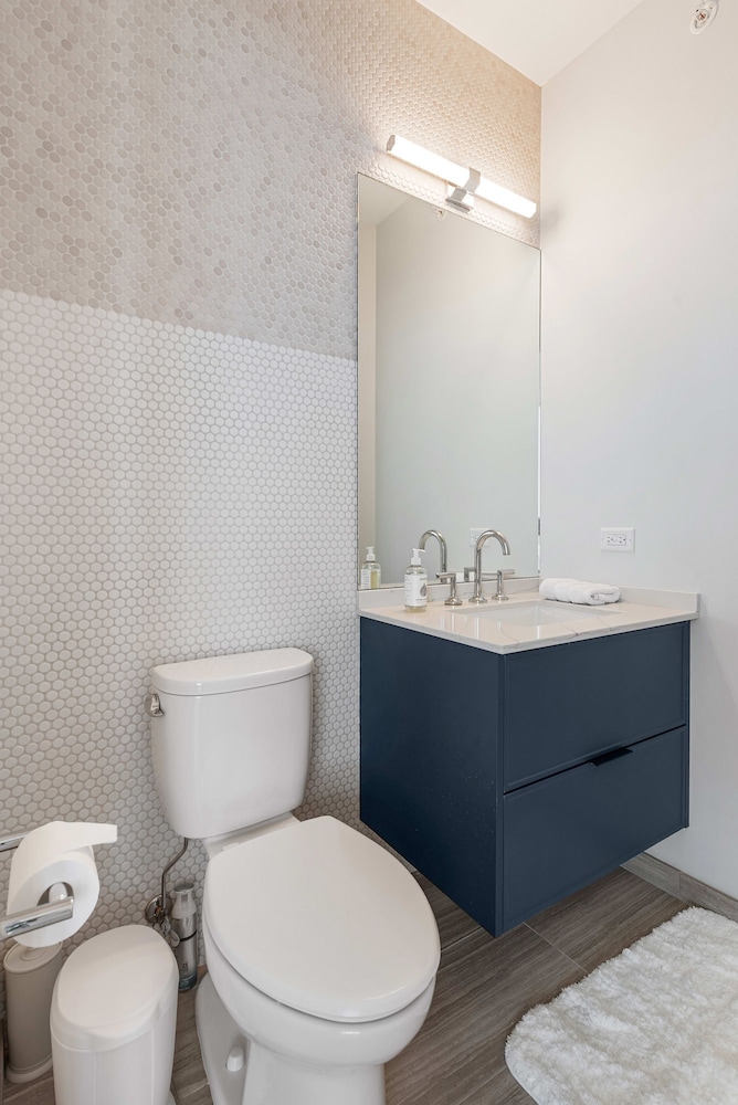 River West 2 Penthouses Skyline Group Comfort