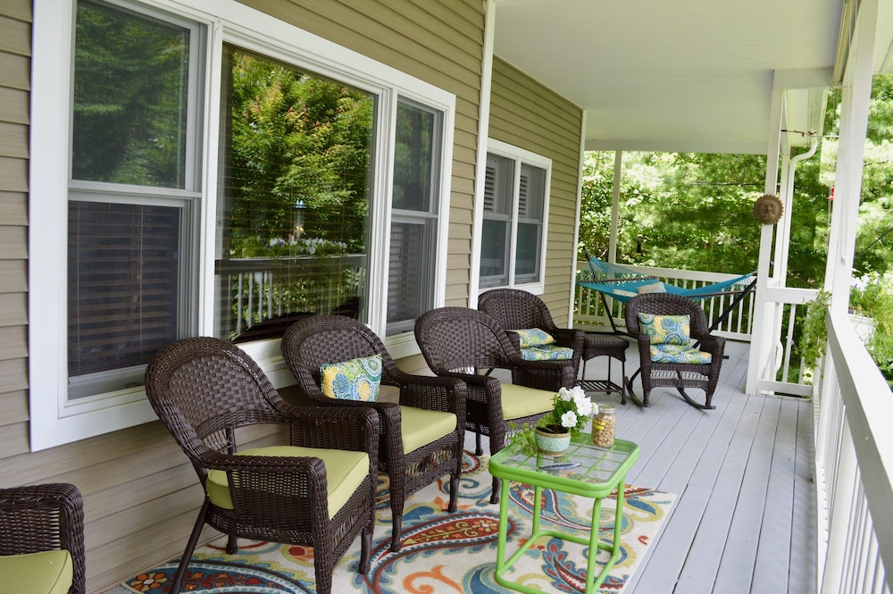Bald Mountain House Inn at the Wolf Laurel Resort
