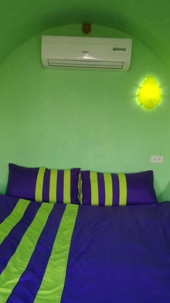 Pipe House Hostel