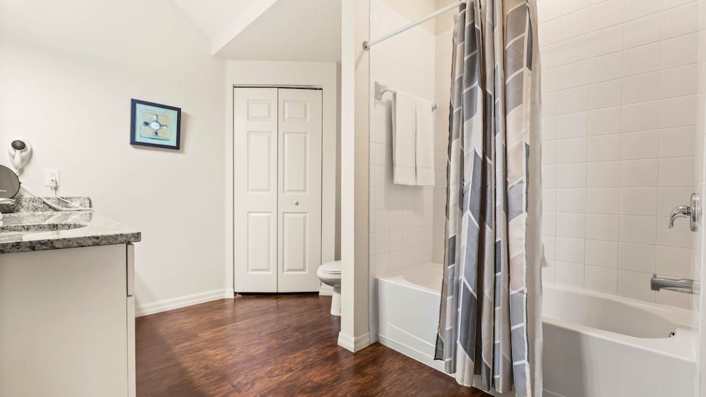 Upstay Modern 3BR Townhome w Pool Near Disney