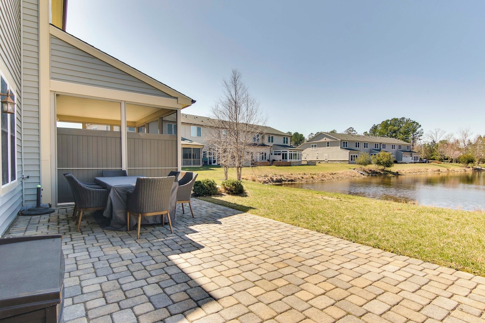 Shuttle to Beach: Ocean View Home w/ Patio