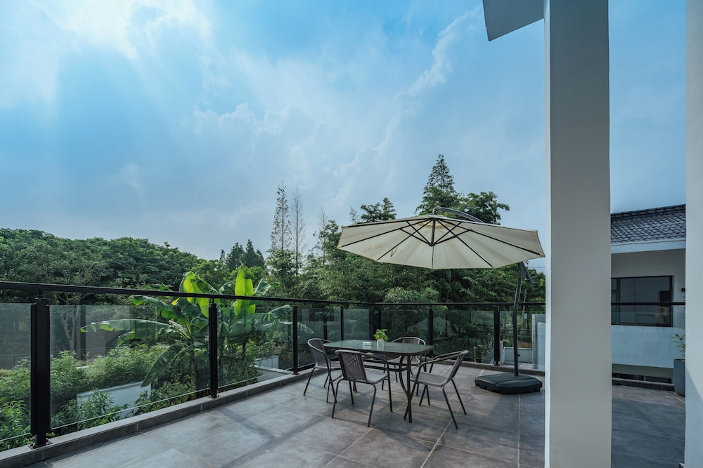 Yinshu Lunas Vila Courtyard Garden Resort Hotel (Shanghai International Tourism Resort Branch)