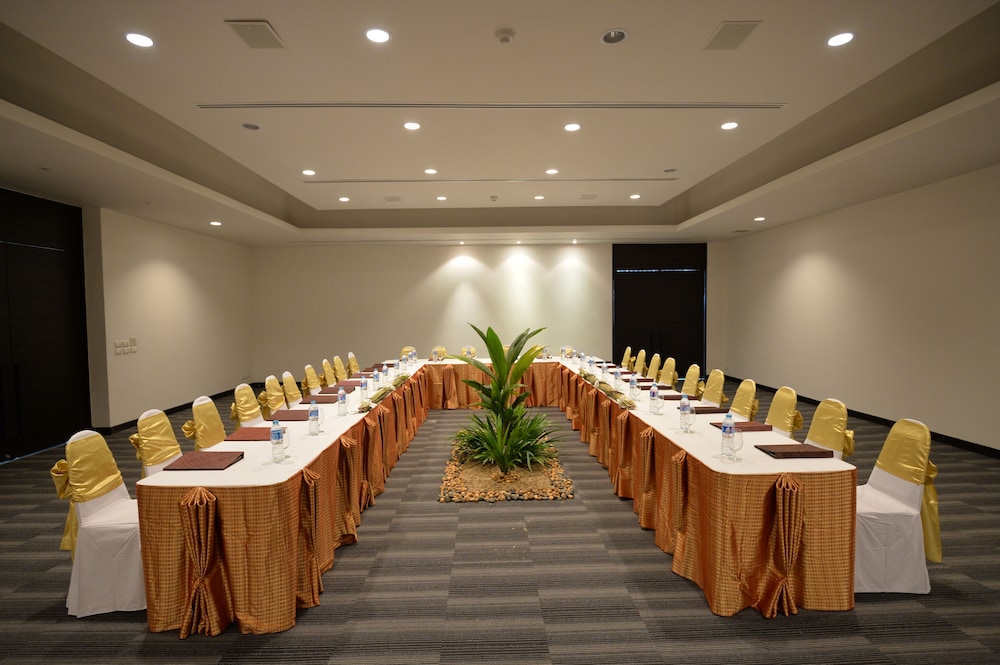 Grand Southsea Khaolak Beach Resort