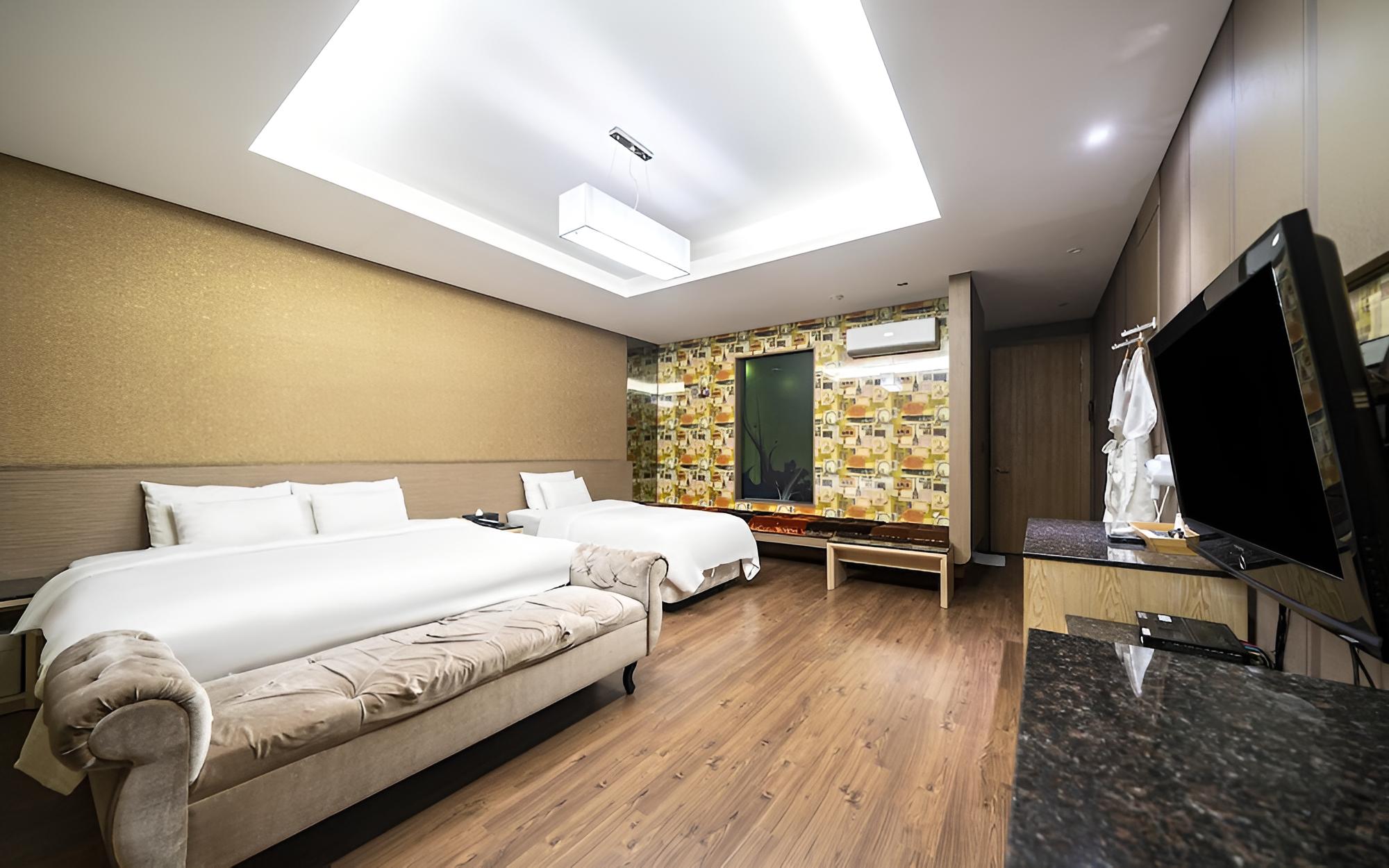 Elysia Hotel in Pyeongtaek view 2