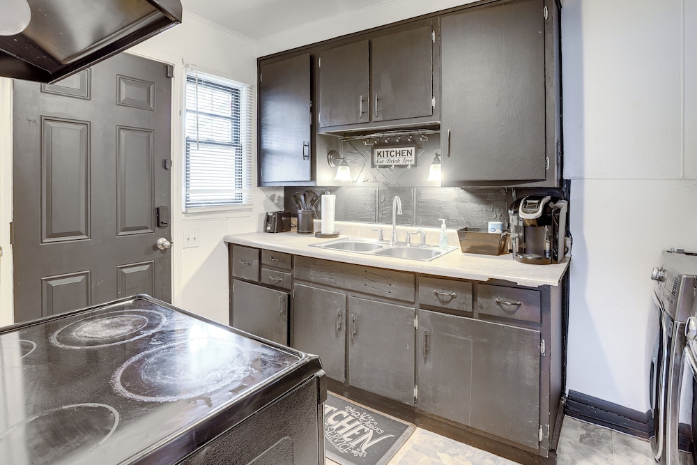 Birmingham Vacations - Residential Birmingham Home, 5 Mi to Downtown! - Property Image 4