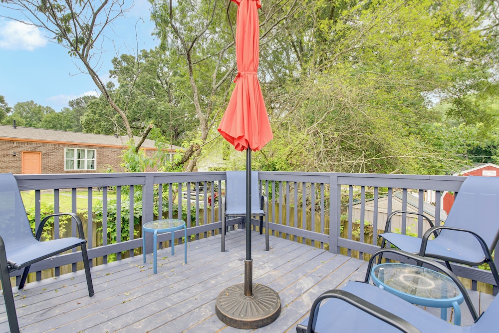 6 Mi to Airport: Riverdale Home w/ Private Pool!