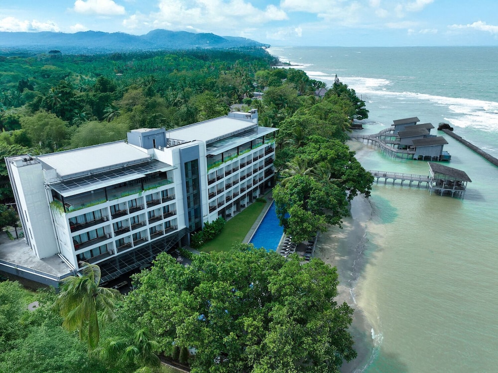 Hotel Aston Anyer Beach Hotel - Image 1