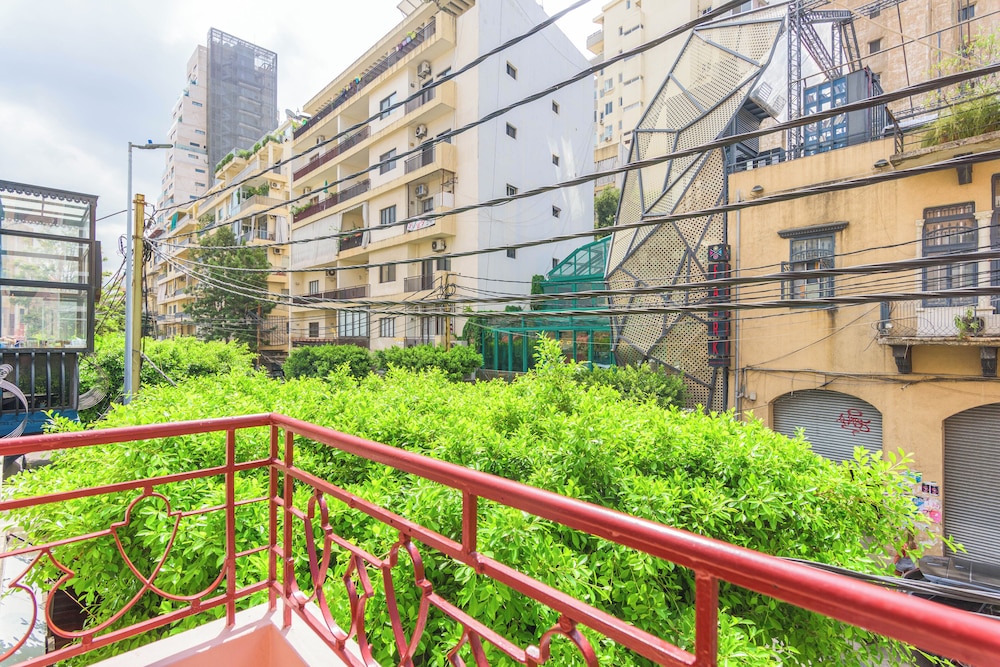 Stairway - Cozy Studios In Mar Mikhael