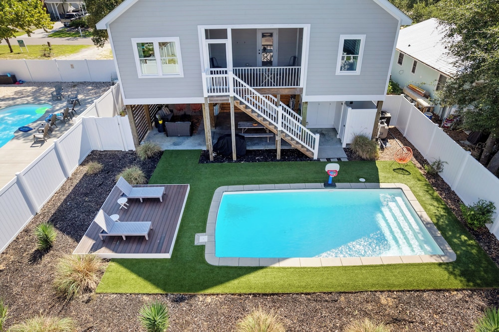 < 1 Mi to Beach: Home w/ Pool in Oak Island!