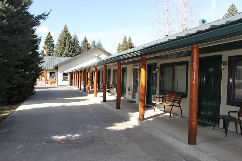 Lakeside Resort and Motel