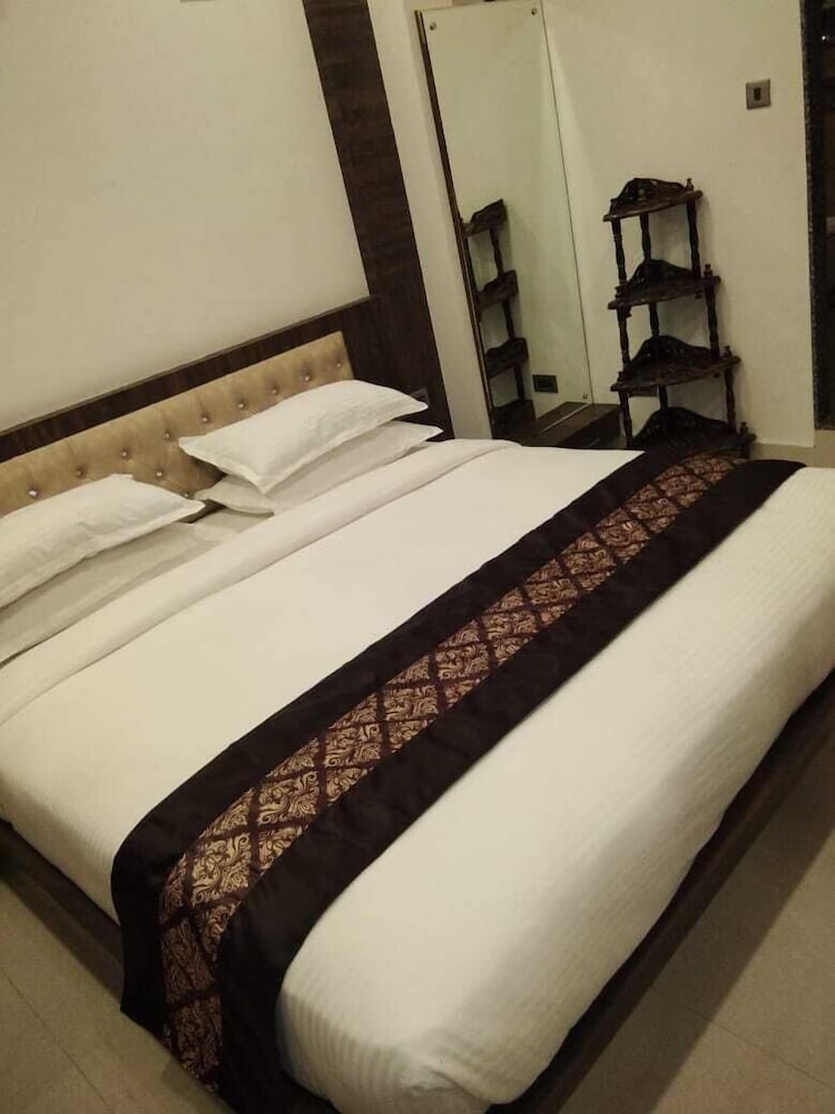 Tanishq Resort Nimbahera view 5