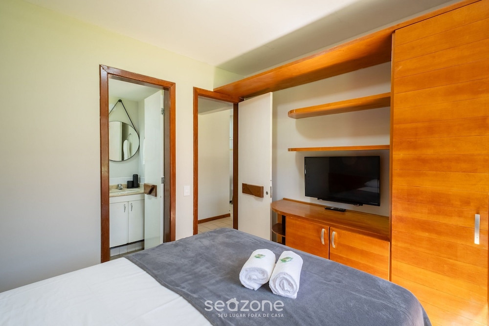 Condominium With Gym and Pool in Guarajuba - Camacari GSH