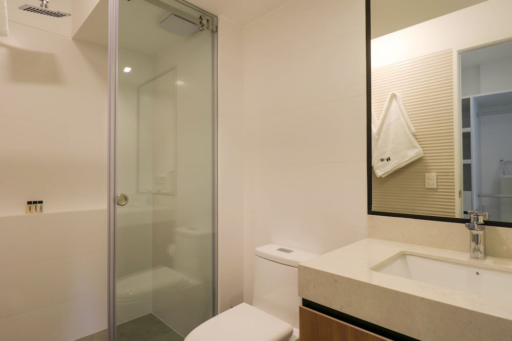 w Brilliant 2BR w Balcony in Miraflores