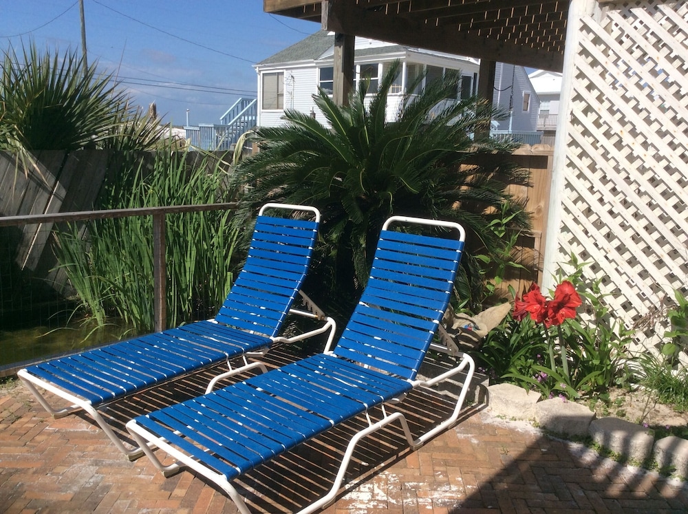 Pelican Point 2 Bedroom Townhouse by RedAwning