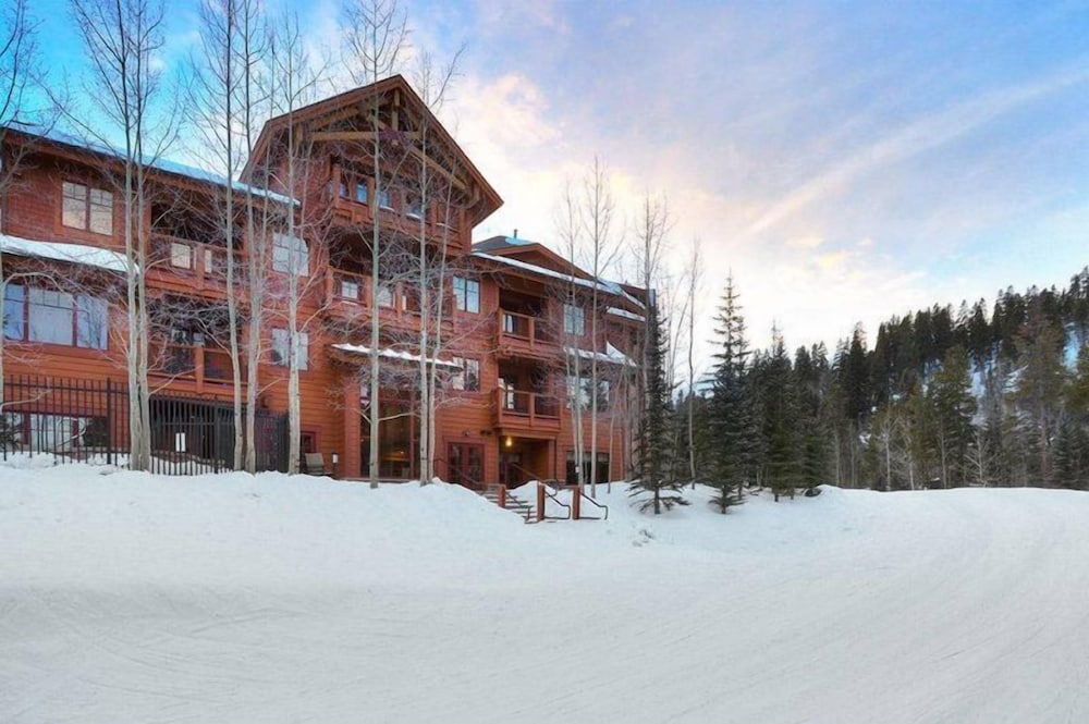 Ski-in Mountain Thunder Lodge 2 Bedroom Condo