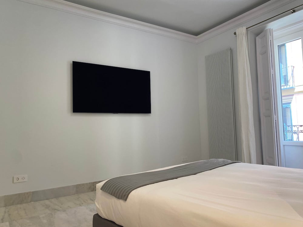 Lovely 3BR Near Palacio Real