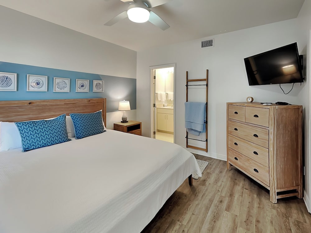 Four Seasons #701E by Southern Vacation Rentals