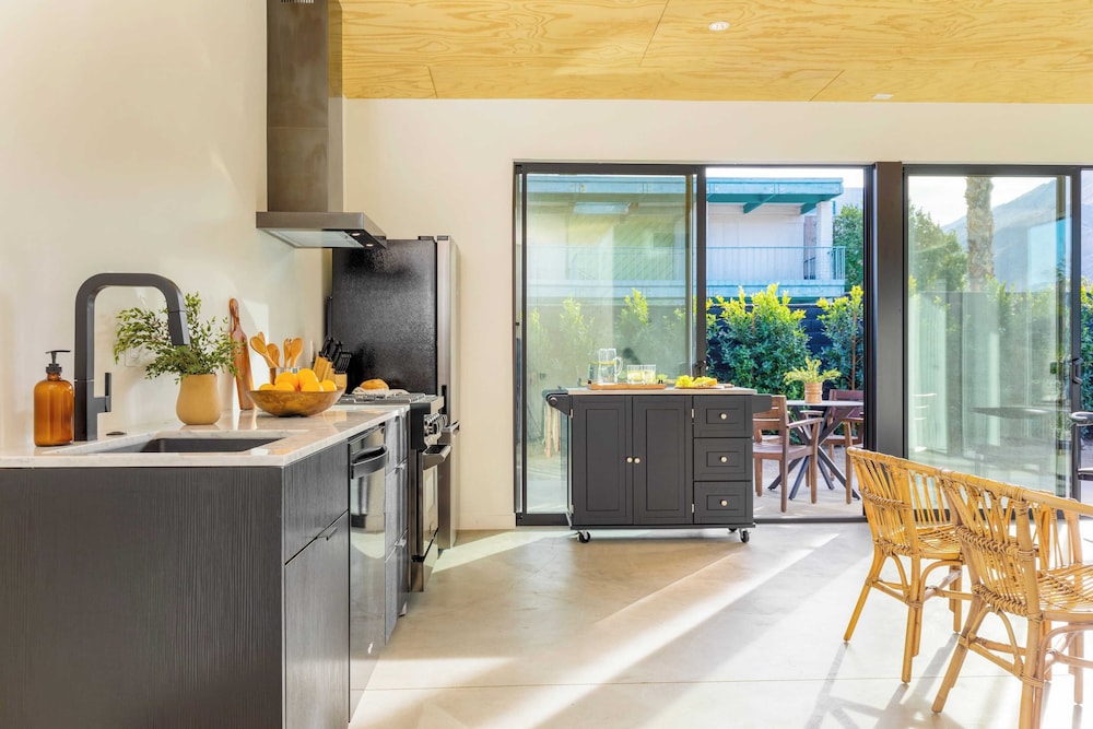 Blackhaus B : 4 Bedroom Suite by Avantstay 4-rooms