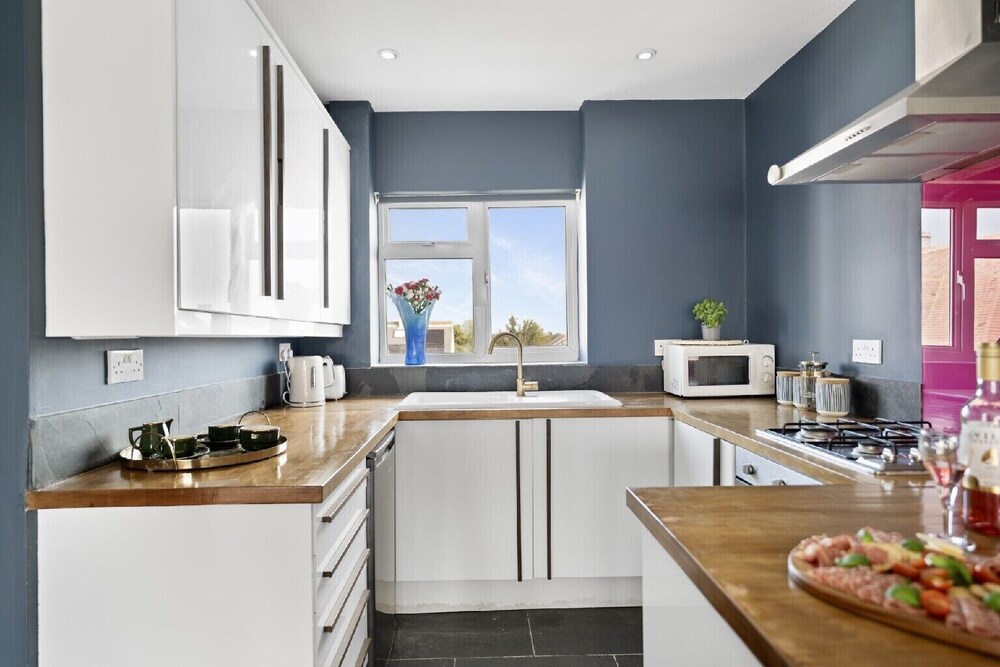 The Beacon, 2 bed Flat in Herne Bay With Parking view 4