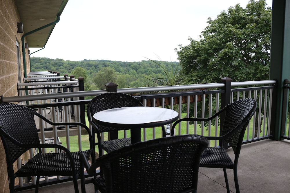 The Lodge at Woodstone Country Club