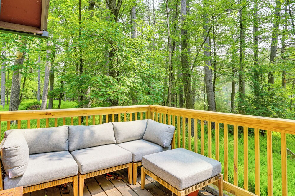 Waterfront Studio w/ Loft & Dock Near Narrowsburg!