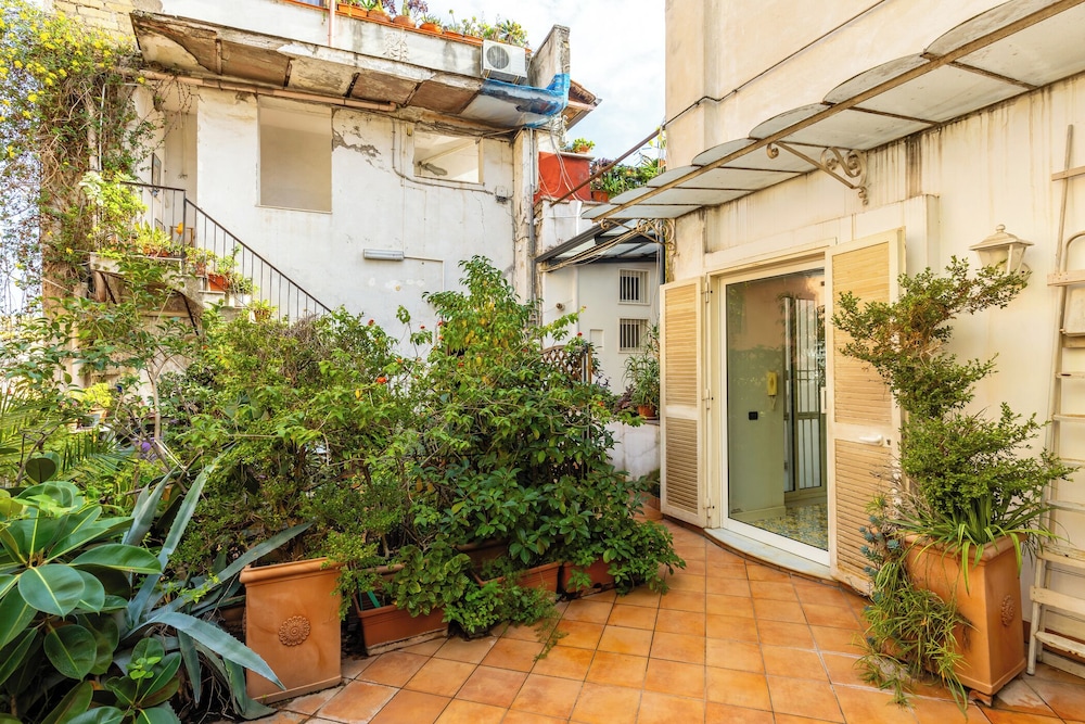 Santa Chiara Charming House With Terrace at Historical Center