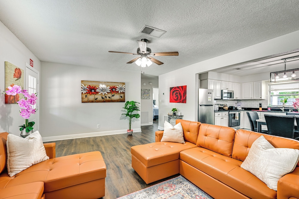 7 Mi to Busch Gardens: Lutz Home w/ Patio!