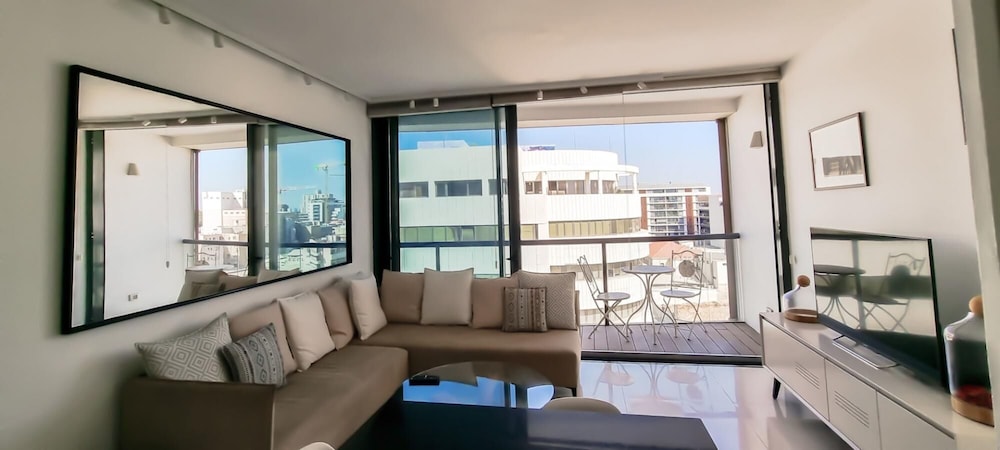 Maon Saphir in Tel Aviv-yafo view 2