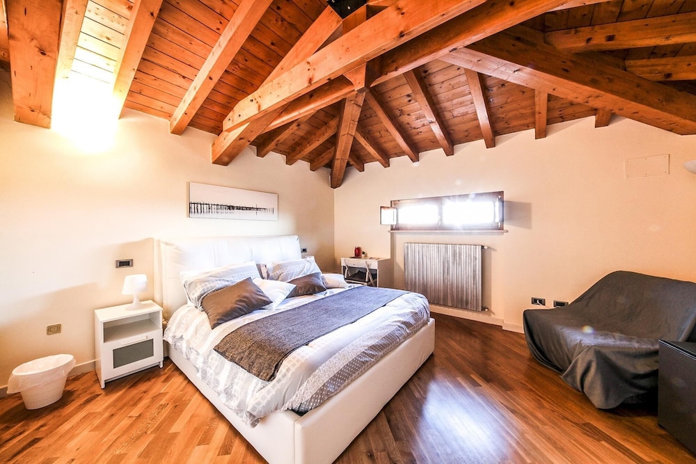 Villa Corte Barcuzzi - Italian Homing view 2
