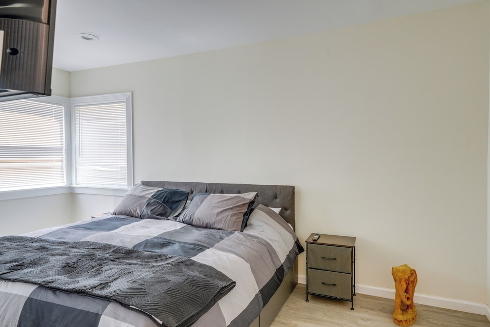 Walk to Dtwn Tehachapi: Updated Getaway w/ Yard!