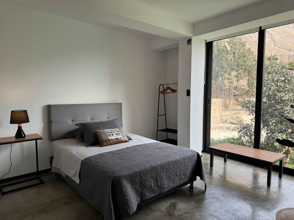 w Elegant 7BR Home w Pool in Santa Eualia