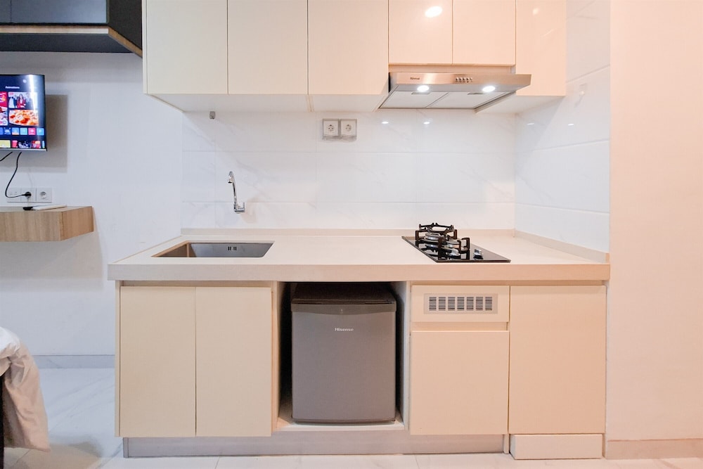 Studio Near Mall At Sky House Bsd Apartment