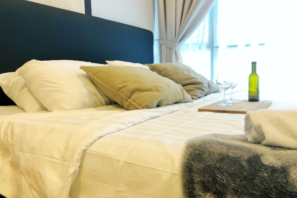 The Reizz Residence by Emily in Town