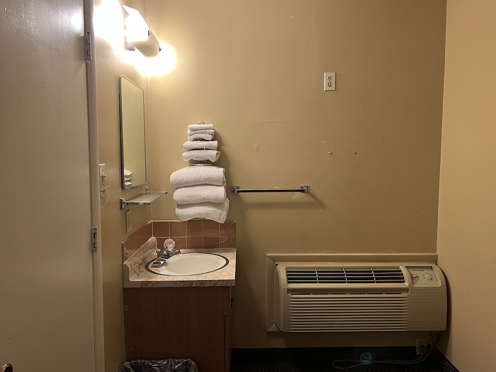Riverton Vacations - Silver Spur Motel - Property Image 5