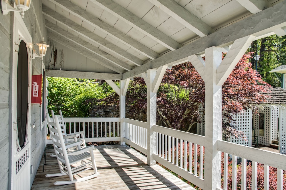 Boxwood Lodge