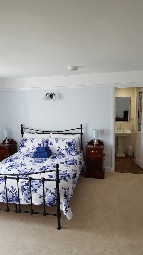 Lowerfield House