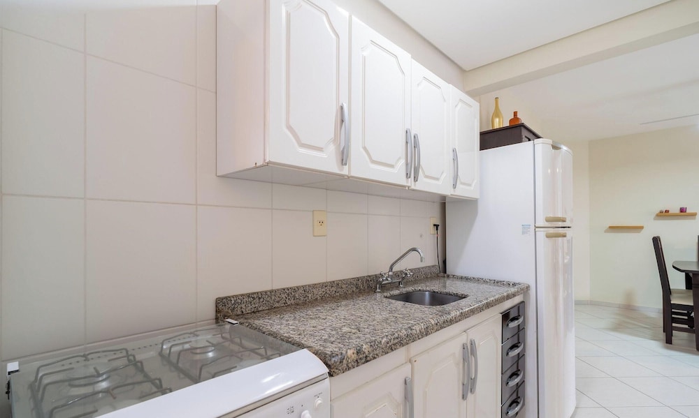 Apt w/ Barbecue Grill 190m From the Beach Pga0205