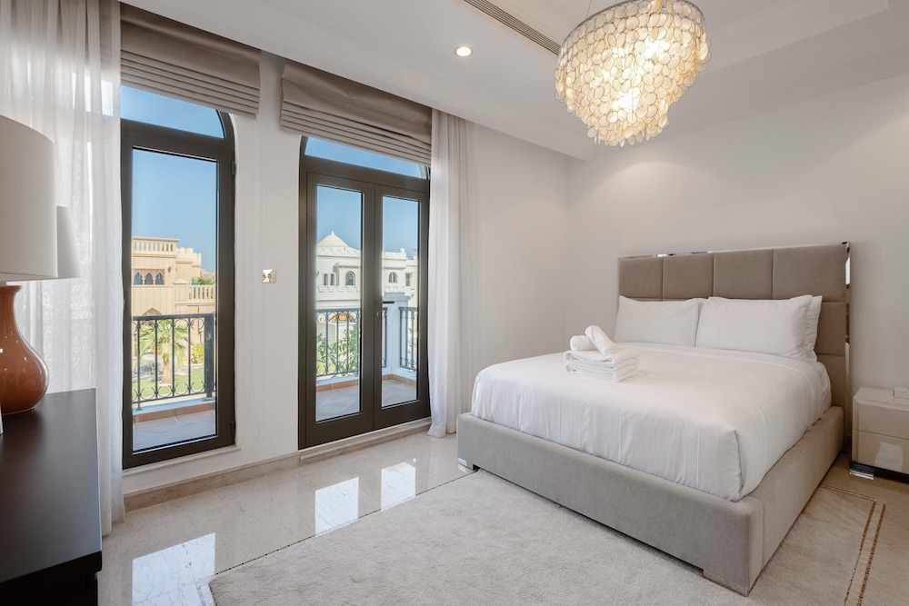 Villa on Beach w Private Pool The Palm Jumeirah