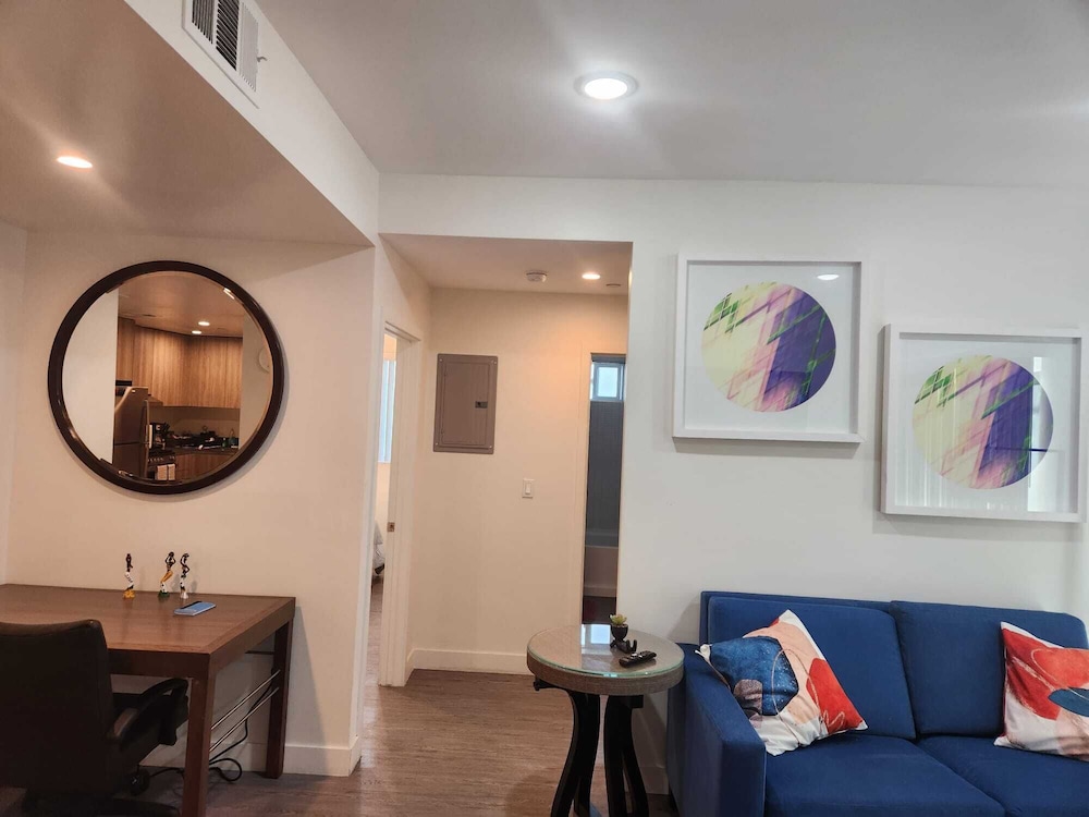 Urban Chic Apart-Hotels in Central LA